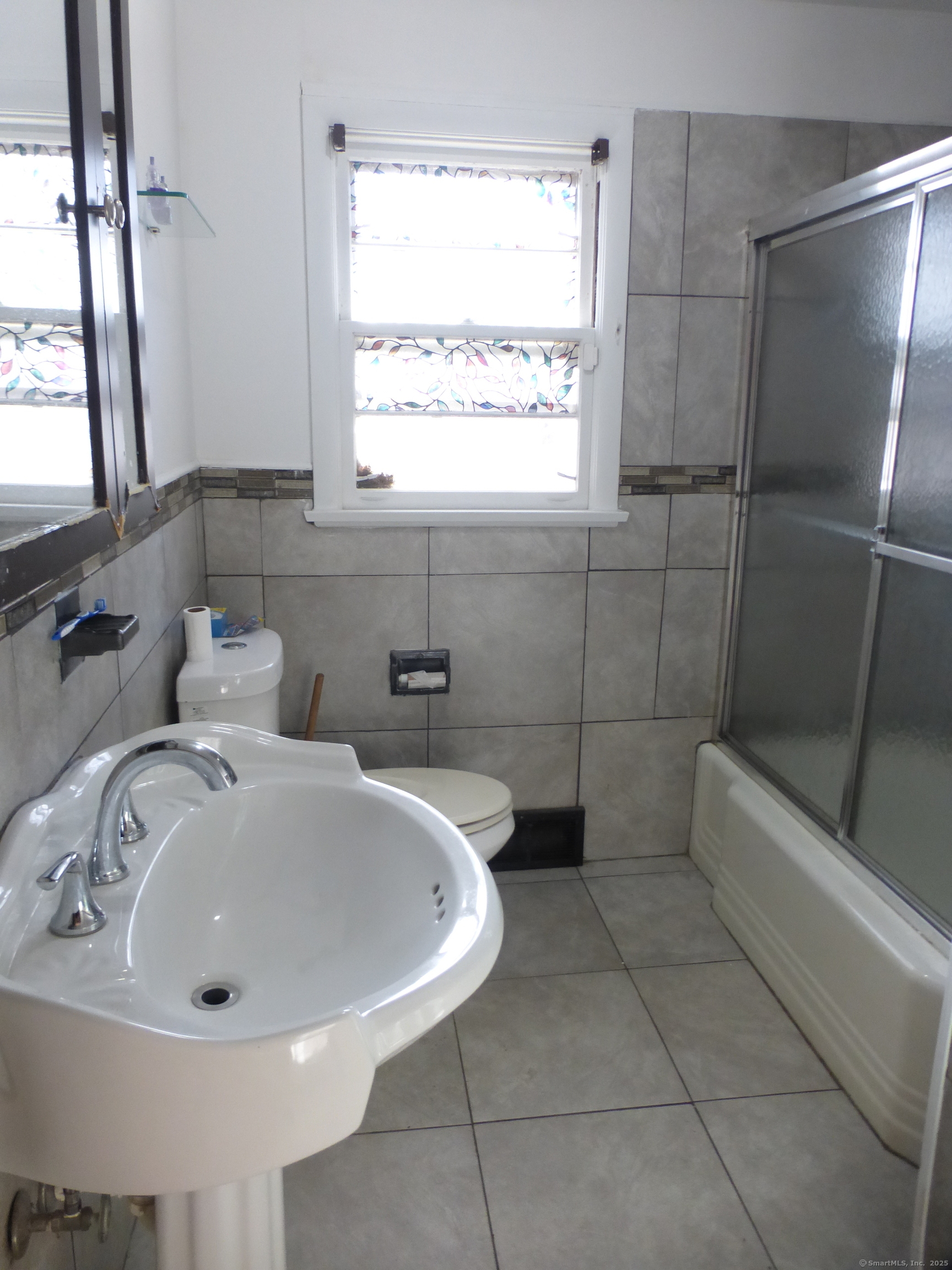 7 Collins Street, Waterbury, Connecticut image 10