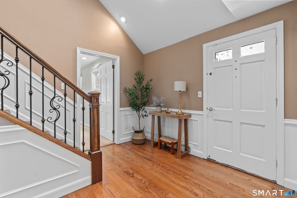 Photo of 8 Berwyn Lane, West Hartford, CT 06107 (MLS # 24131216)