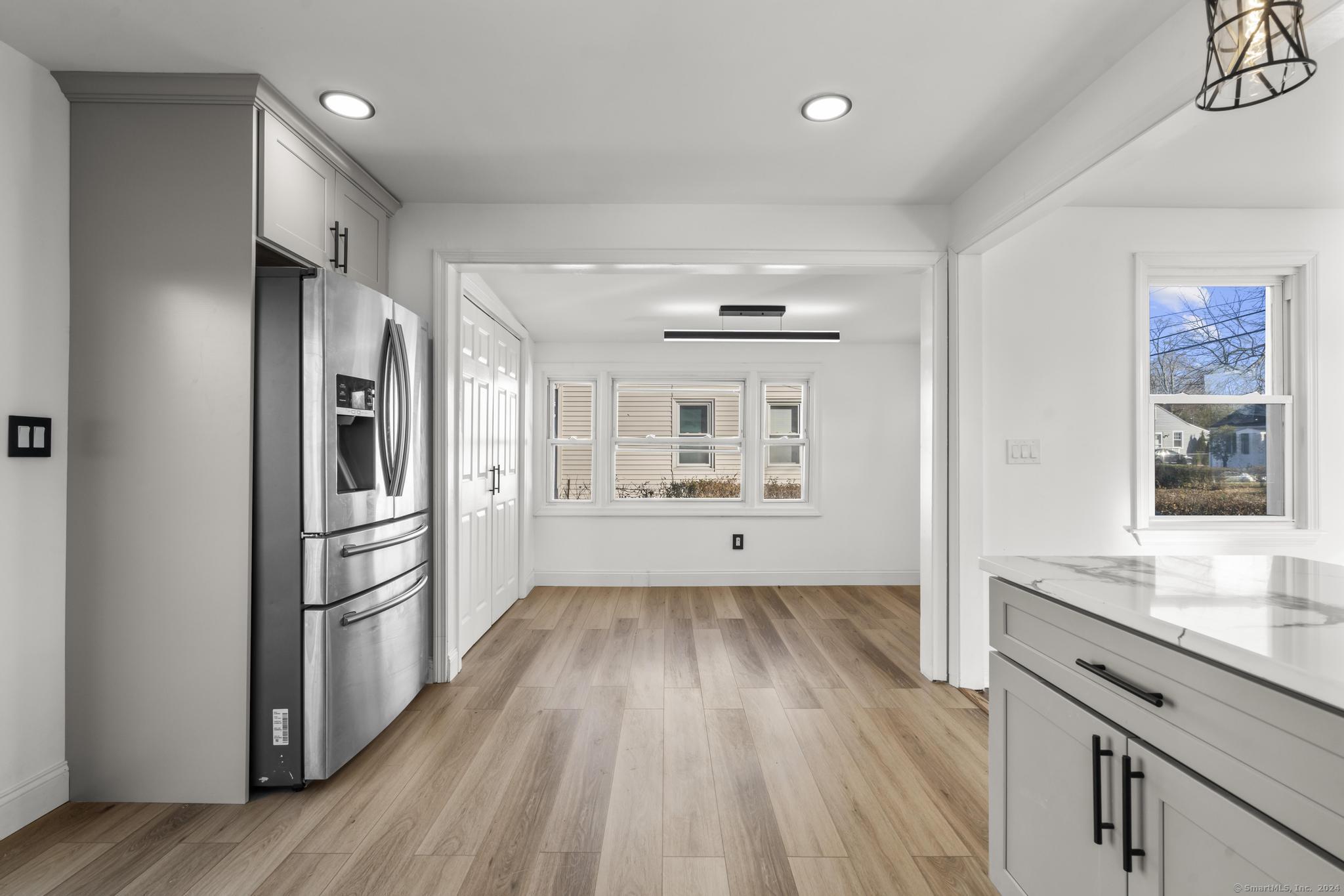 East Hartford, Connecticut 06118, United States, 5 Bedrooms Bedrooms, ,2 BathroomsBathrooms,Residential,Pending,29591