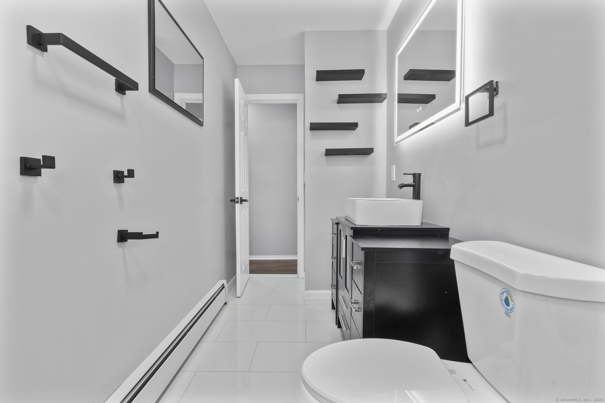 East Hartford, Connecticut 06118, United States, 5 Bedrooms Bedrooms, ,2 BathroomsBathrooms,Residential,Pending,29591