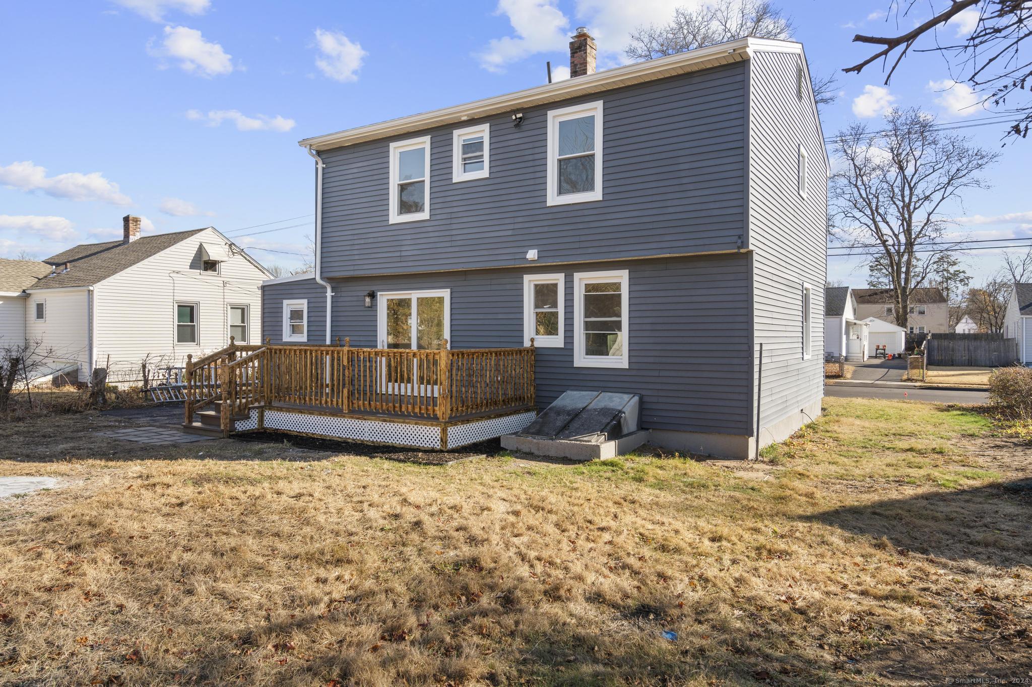 East Hartford, Connecticut 06118, United States, 5 Bedrooms Bedrooms, ,2 BathroomsBathrooms,Residential,Pending,29591