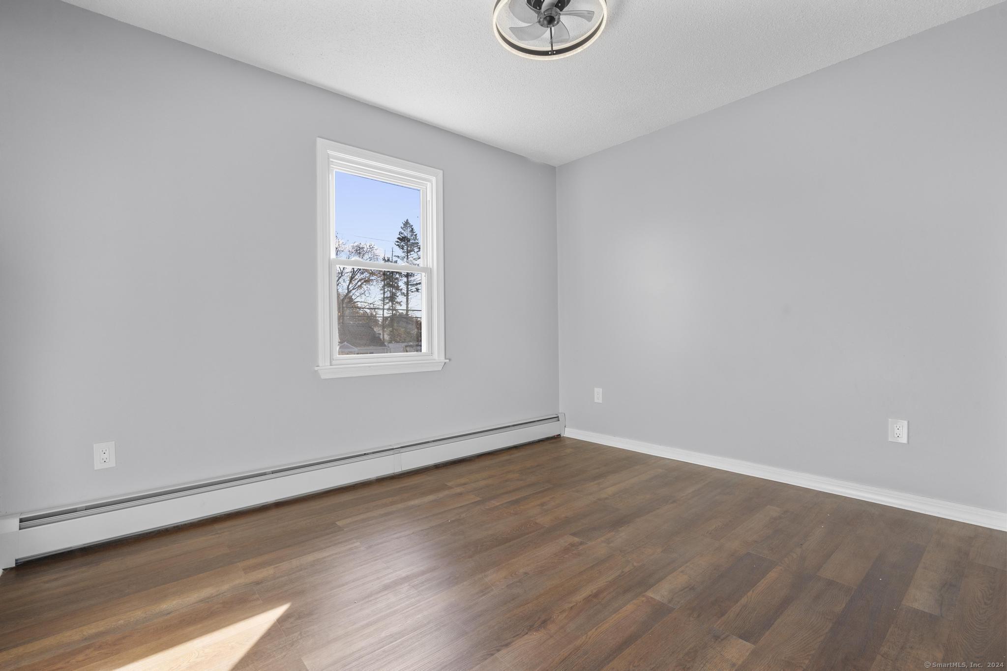 East Hartford, Connecticut 06118, United States, 5 Bedrooms Bedrooms, ,2 BathroomsBathrooms,Residential,Pending,29591