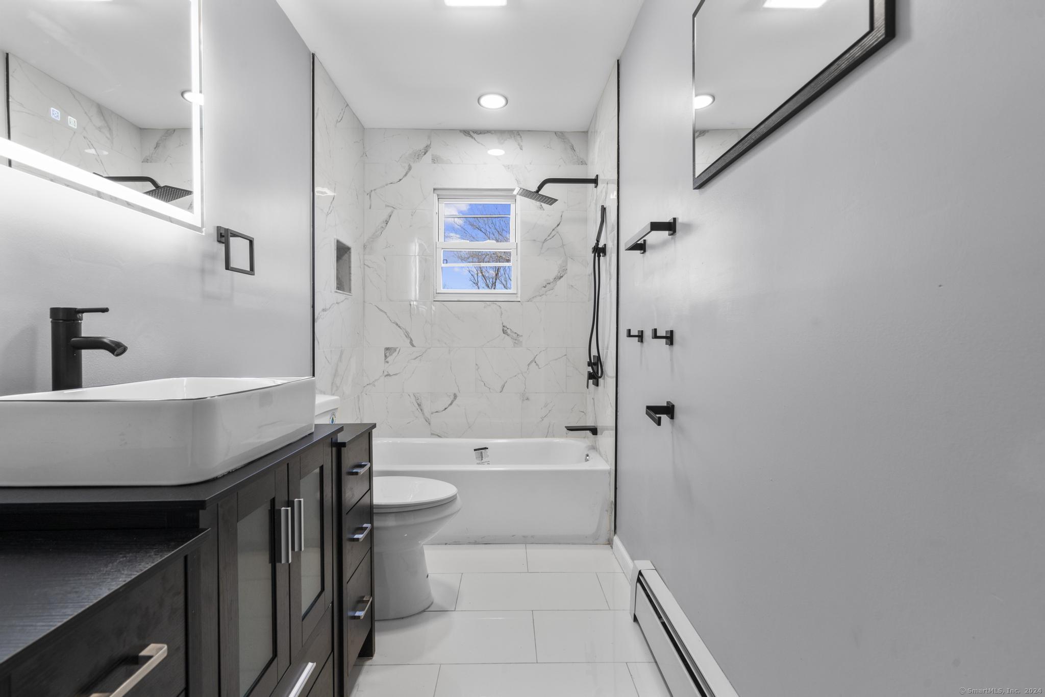 East Hartford, Connecticut 06118, United States, 5 Bedrooms Bedrooms, ,2 BathroomsBathrooms,Residential,Pending,29591