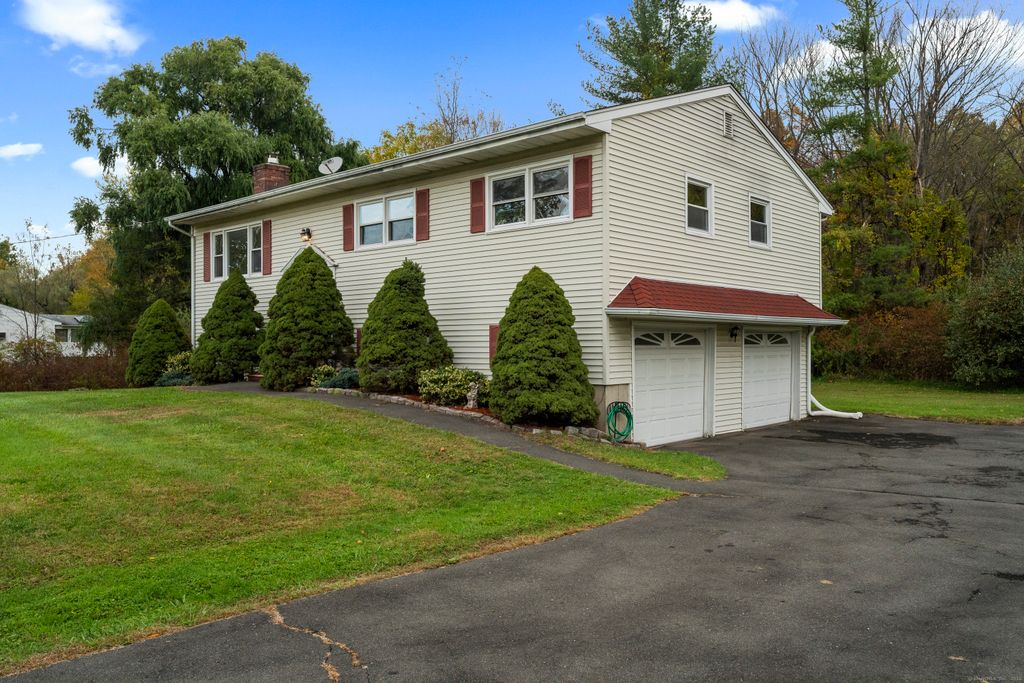 Photo of 131 Pocono Road, Brookfield, CT 06804 (MLS # 24133837)