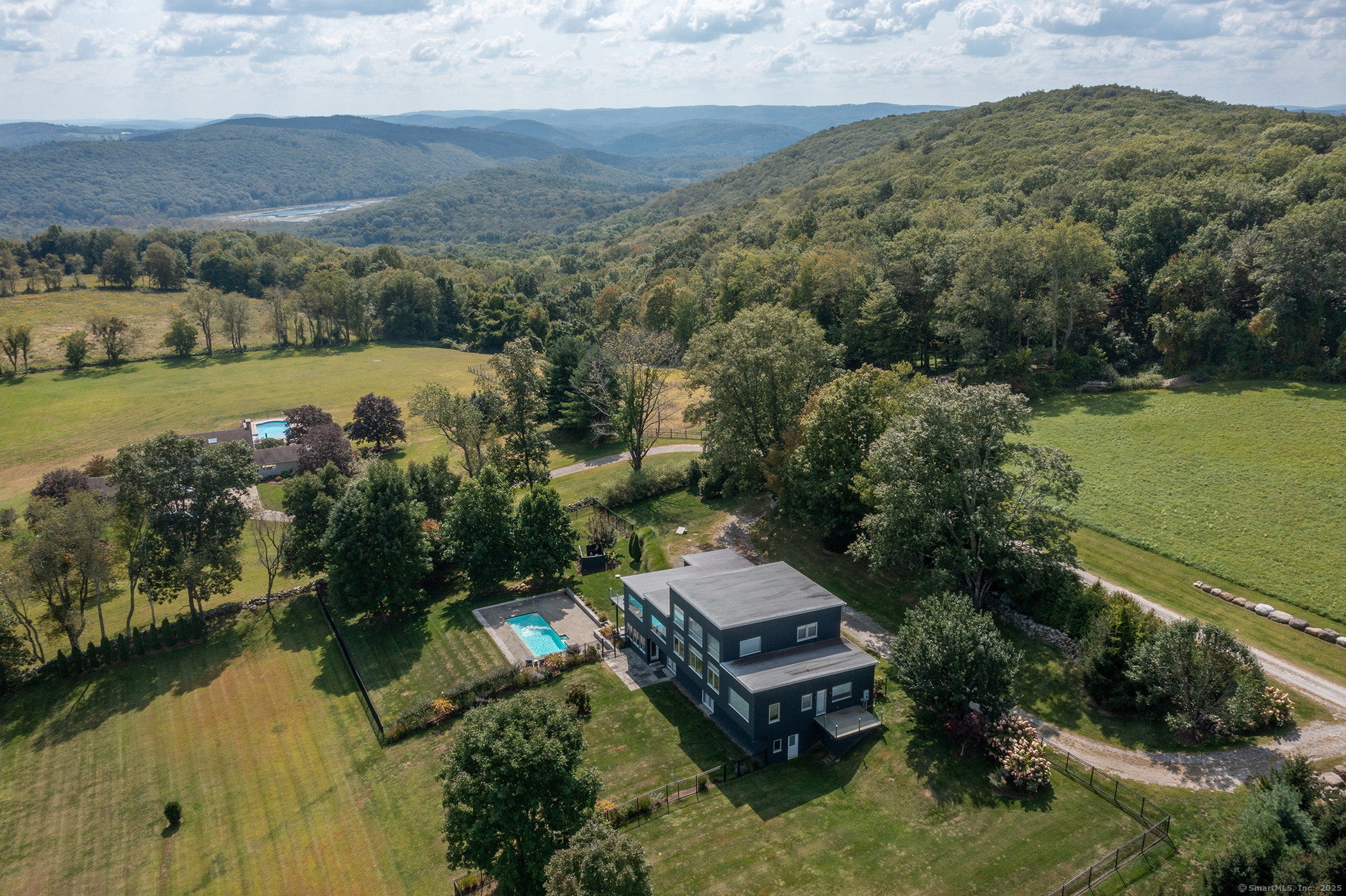 11 Longview Road