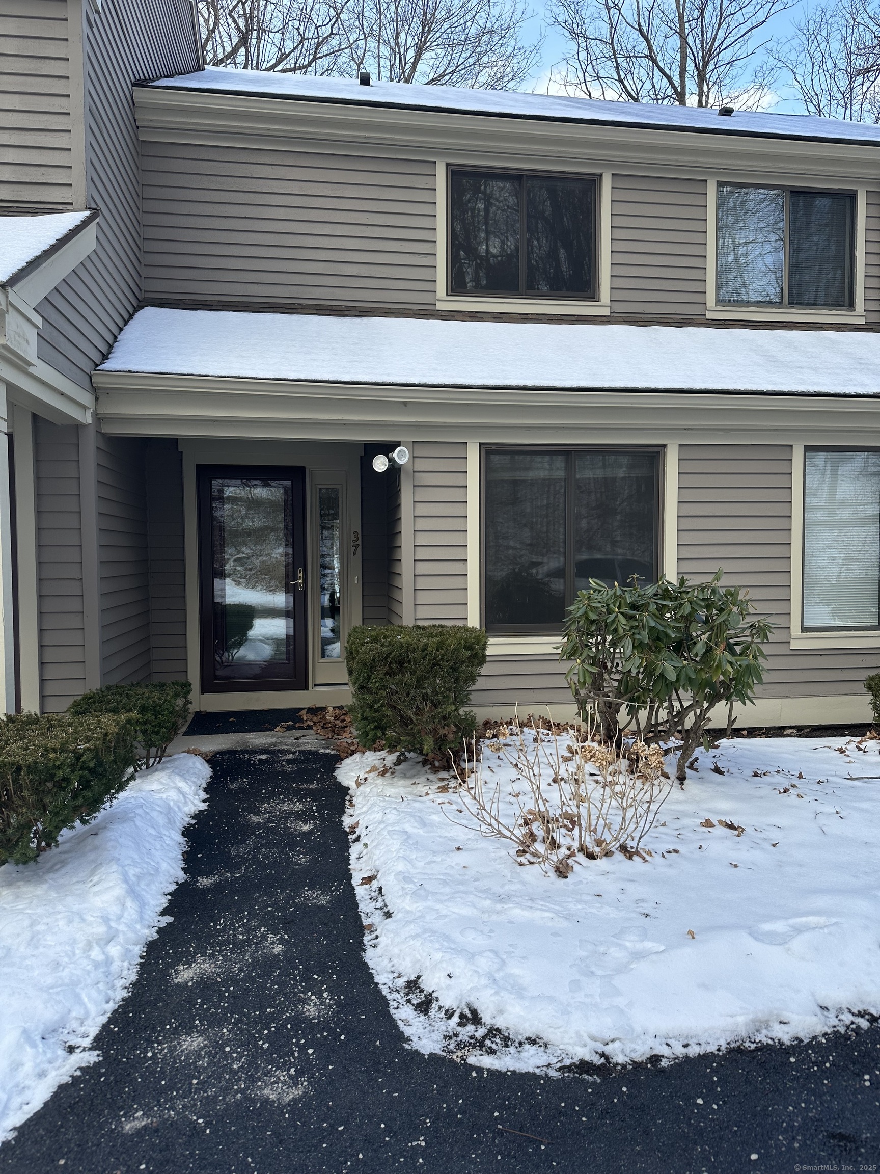 Property for Sale at Riveredge Drive 37, Winchester, Connecticut - Bedrooms: 2 
Bathrooms: 2 
Rooms: 5  - $160,000