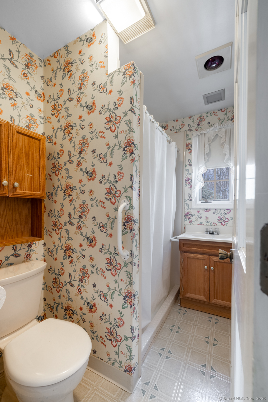 246 Westmont Drive, Waterbury, Connecticut image 17