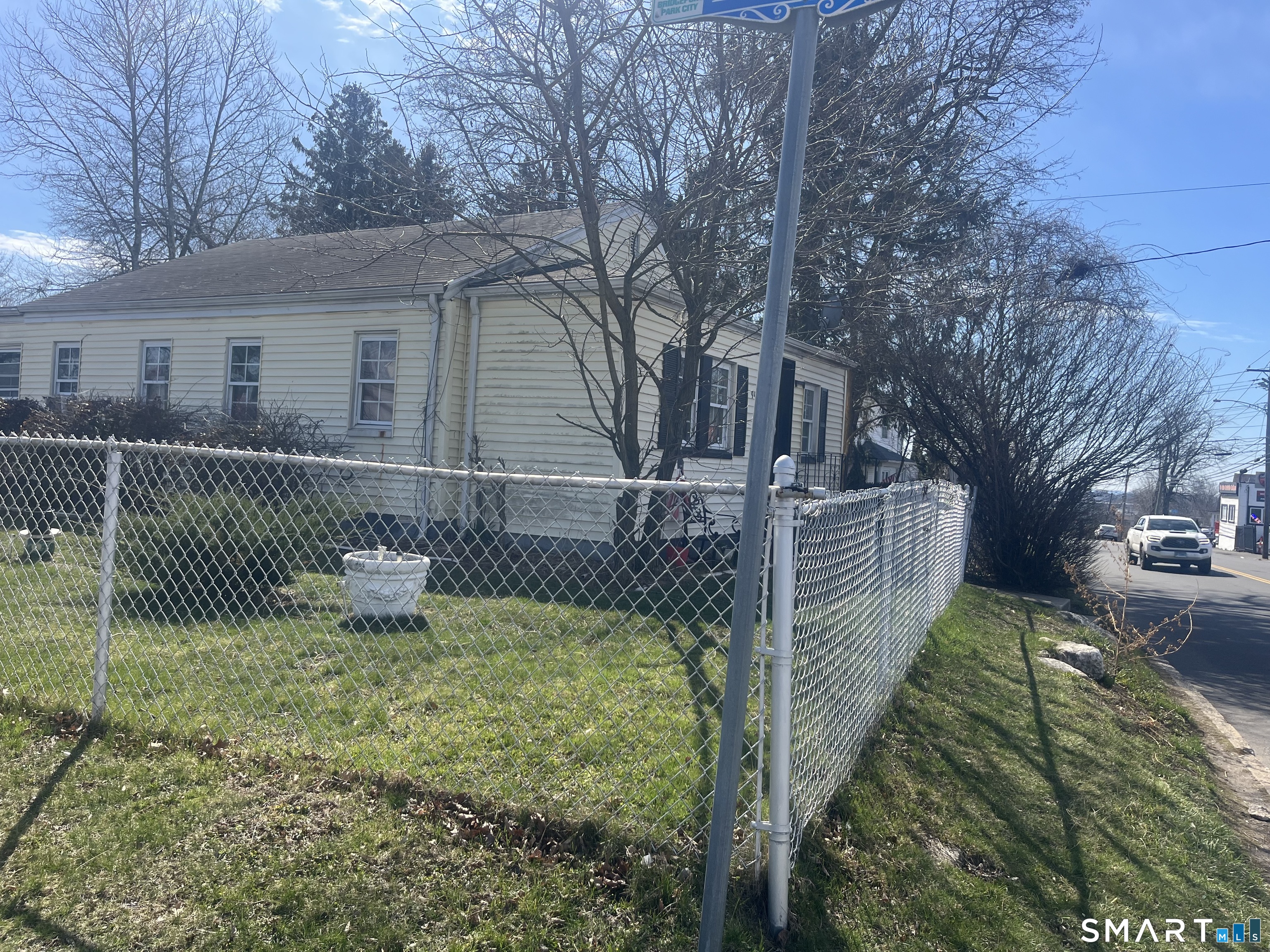 940 Reservoir Avenue