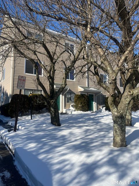 Photo of 31 Stuart Avenue #APT 12, Norwalk, CT 06850 (MLS # 24151980)