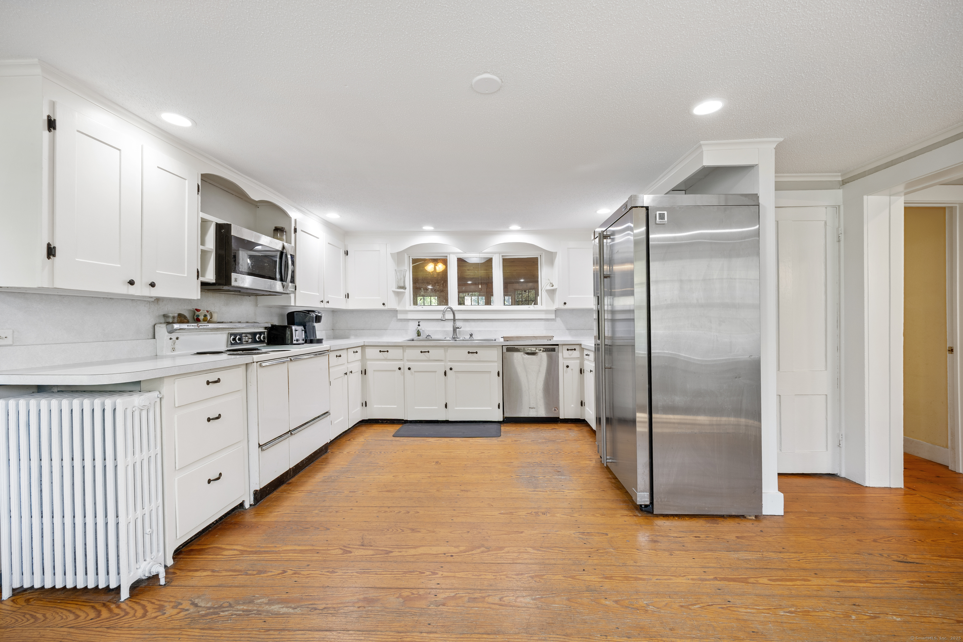 816 Tolland Stage Road, Tolland, Connecticut image 3