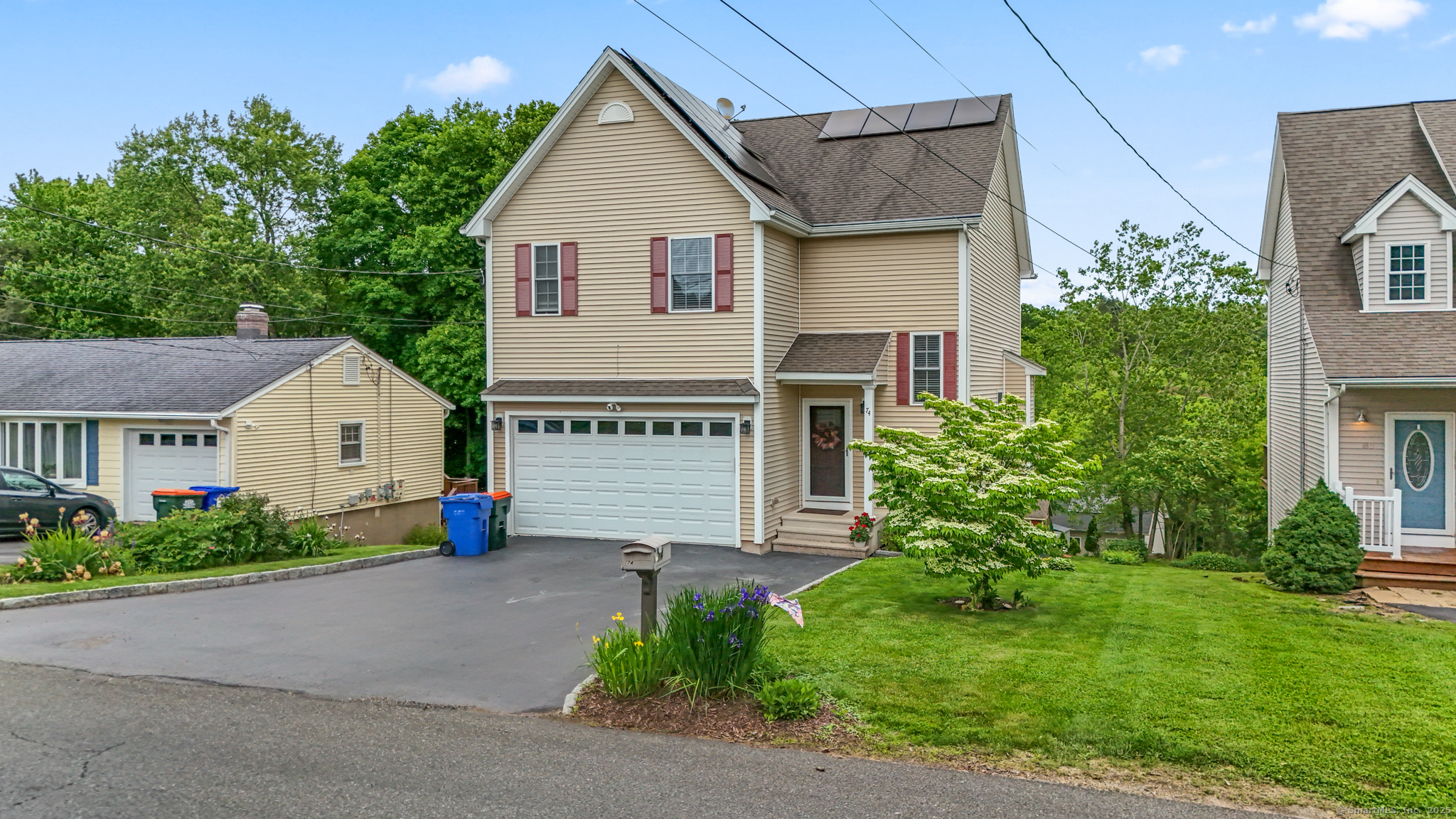 Property for Sale at Avery Avenue, Meriden, Connecticut - Bedrooms: 3 
Bathrooms: 3.5 
Rooms: 12  - $475,000