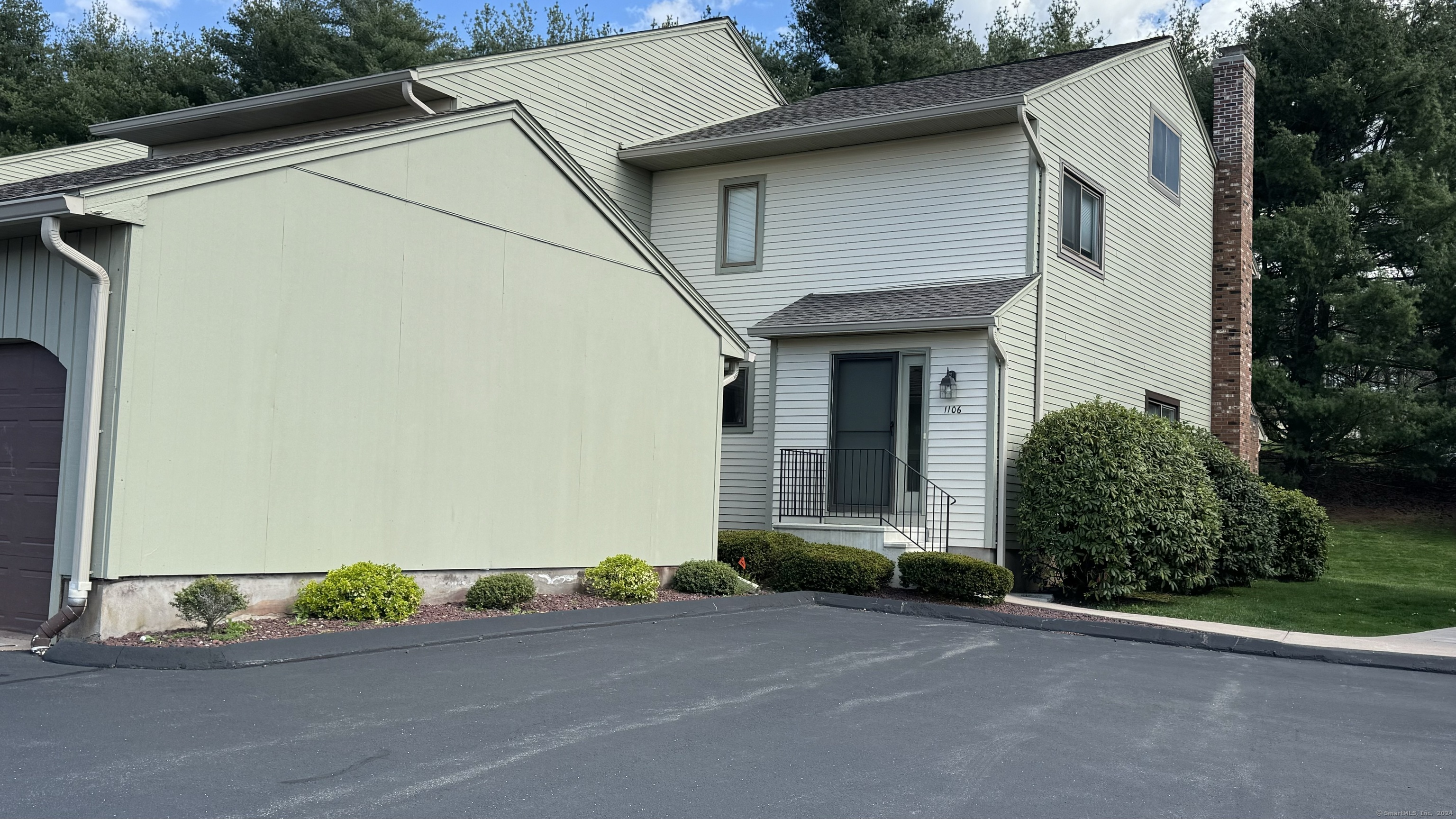 1106 Summer Hill Drive 1106