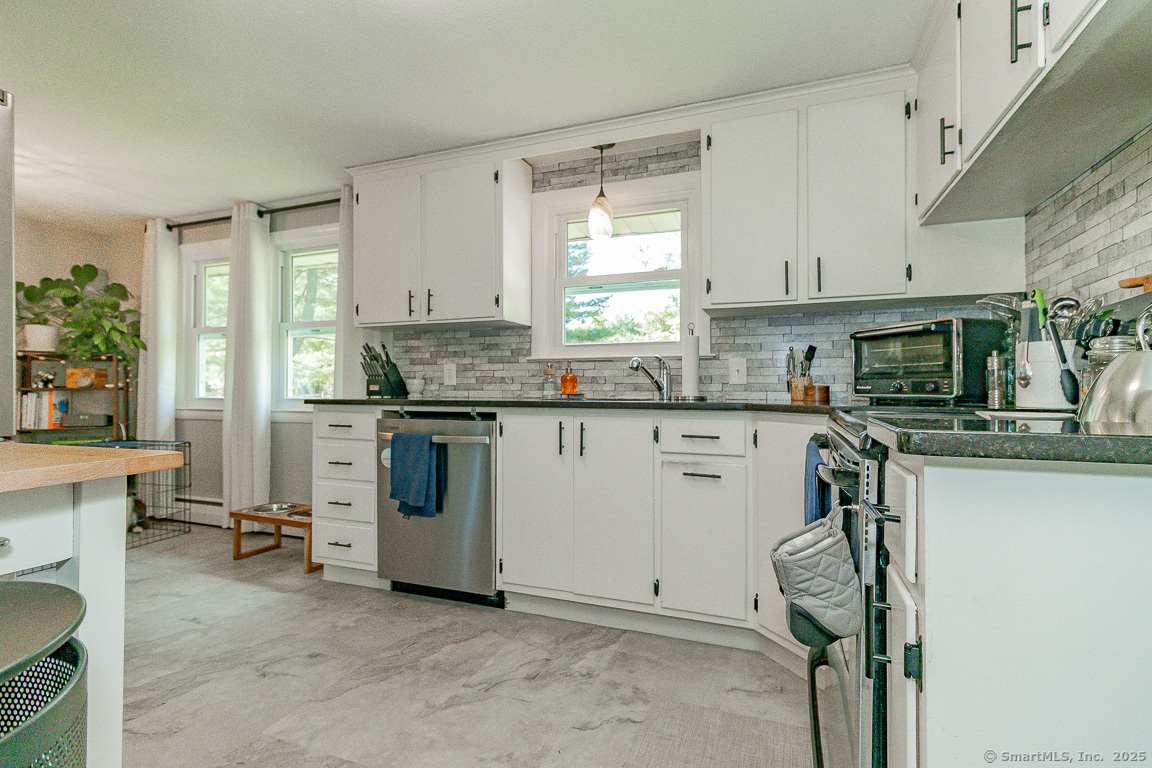 35 Mcmurray Drive, Berlin, Connecticut image 3