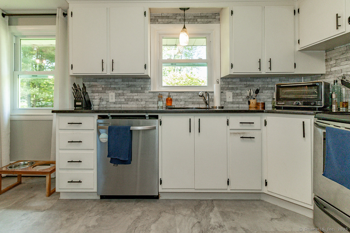 35 Mcmurray Drive, Berlin, Connecticut image 6