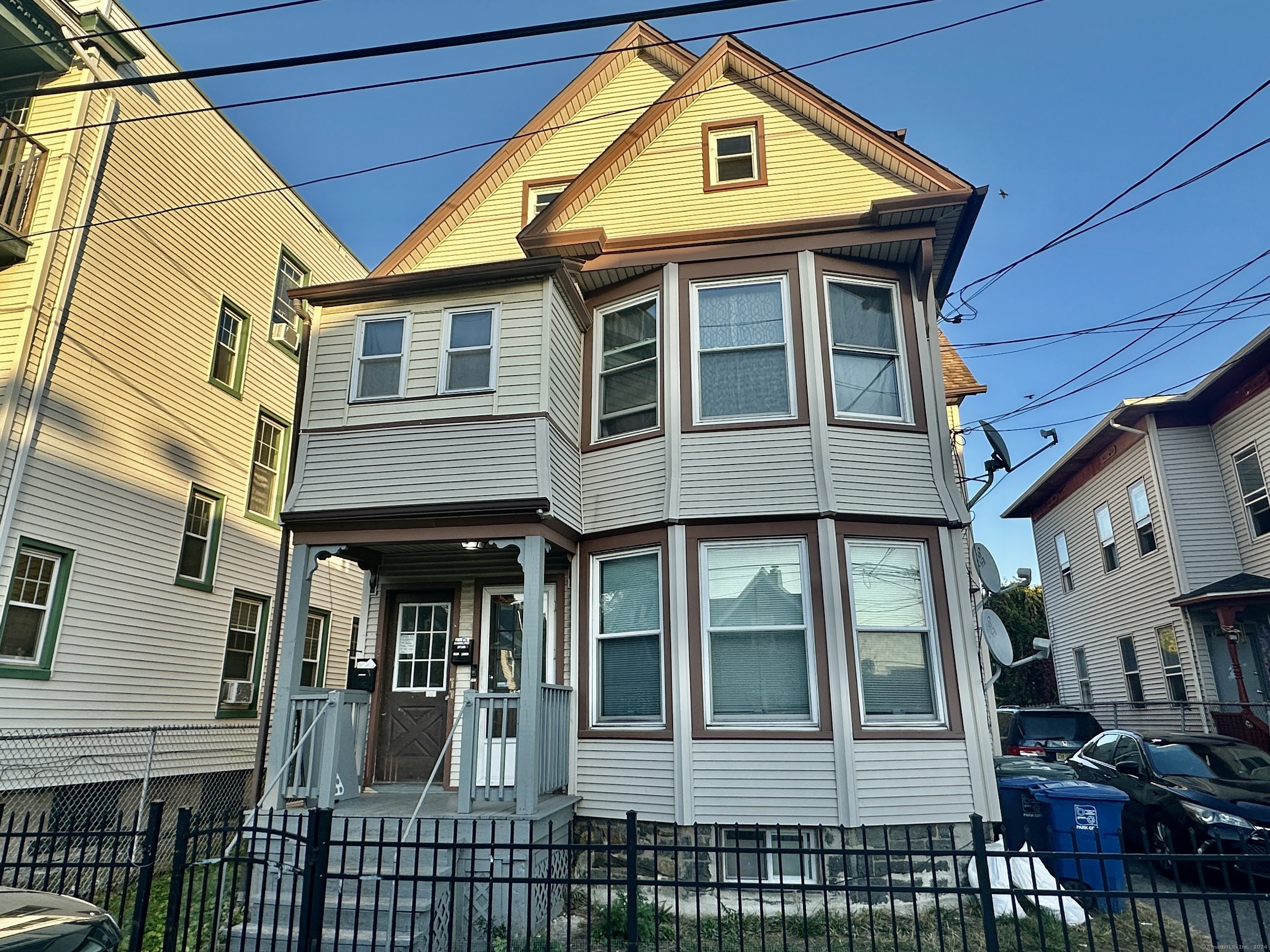 Photo 1 of 258 Brooks Street 3, Bridgeport, Connecticut, $2,000, Web #: 24055186