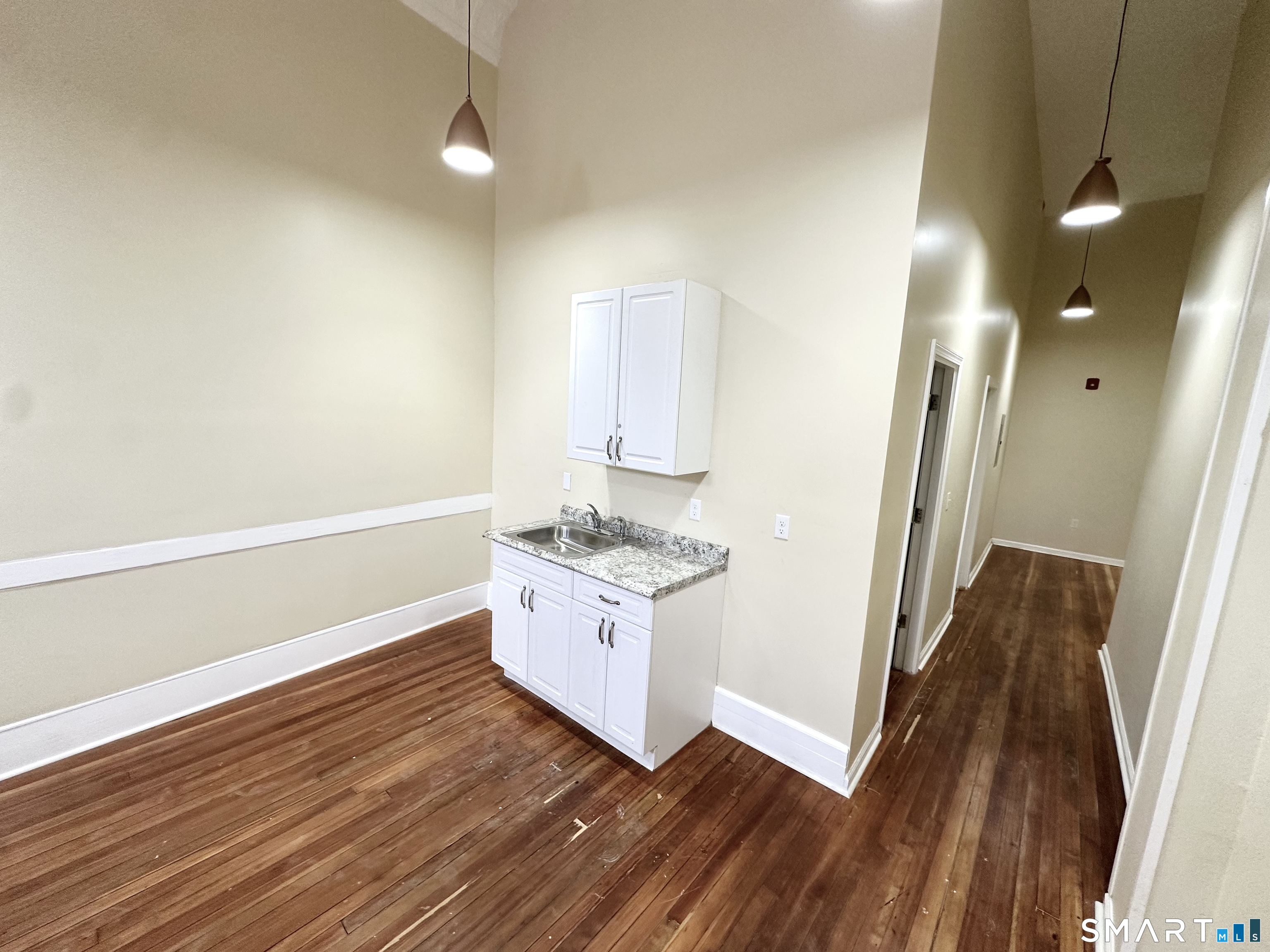 105 Bank Street 4B