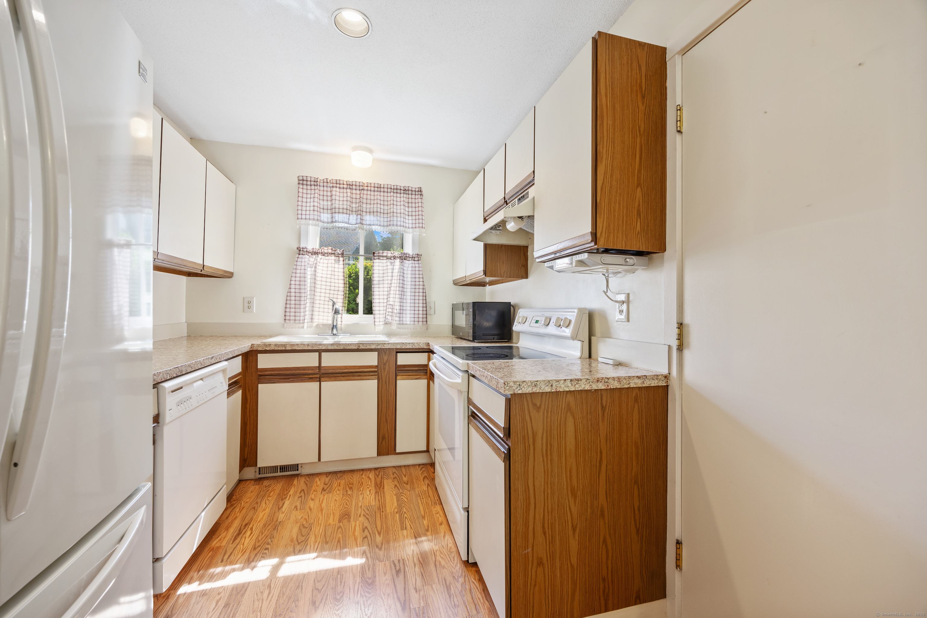 21 Cannon Ridge Drive #21, Watertown, Connecticut image 7