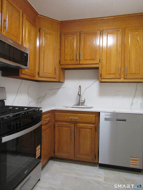 Tiny photo for 2600 Park Avenue #10Y, Bridgeport, CT 06604 (MLS # 24186257)