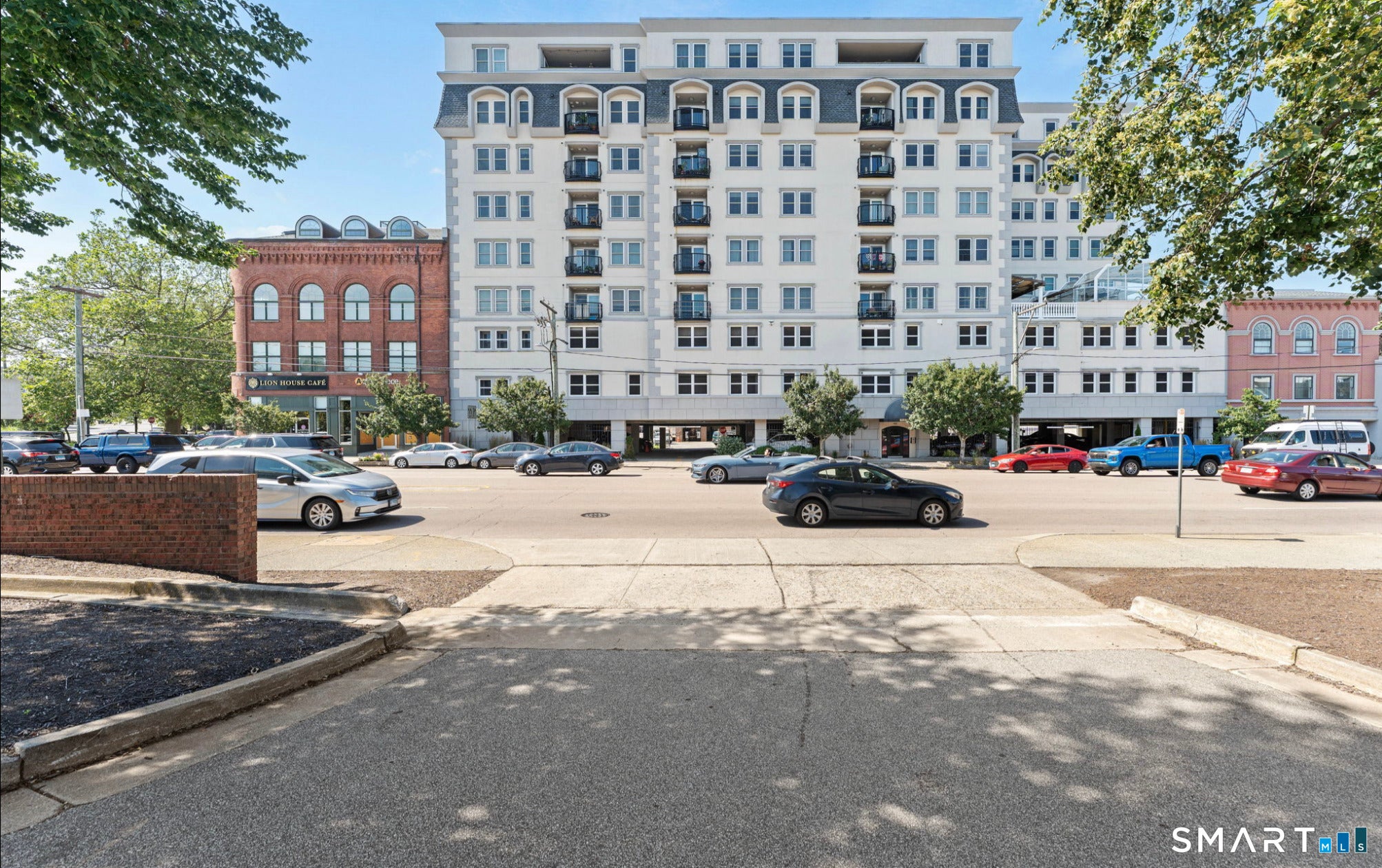 461 Bank Street 302