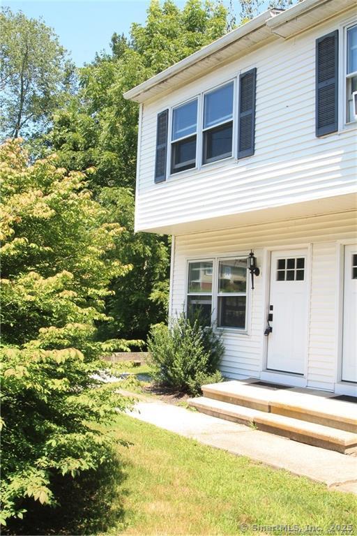 Colchester, Connecticut 06415, United States, 2 Bedrooms Bedrooms, ,2 BathroomsBathrooms,Residential,Pending,461