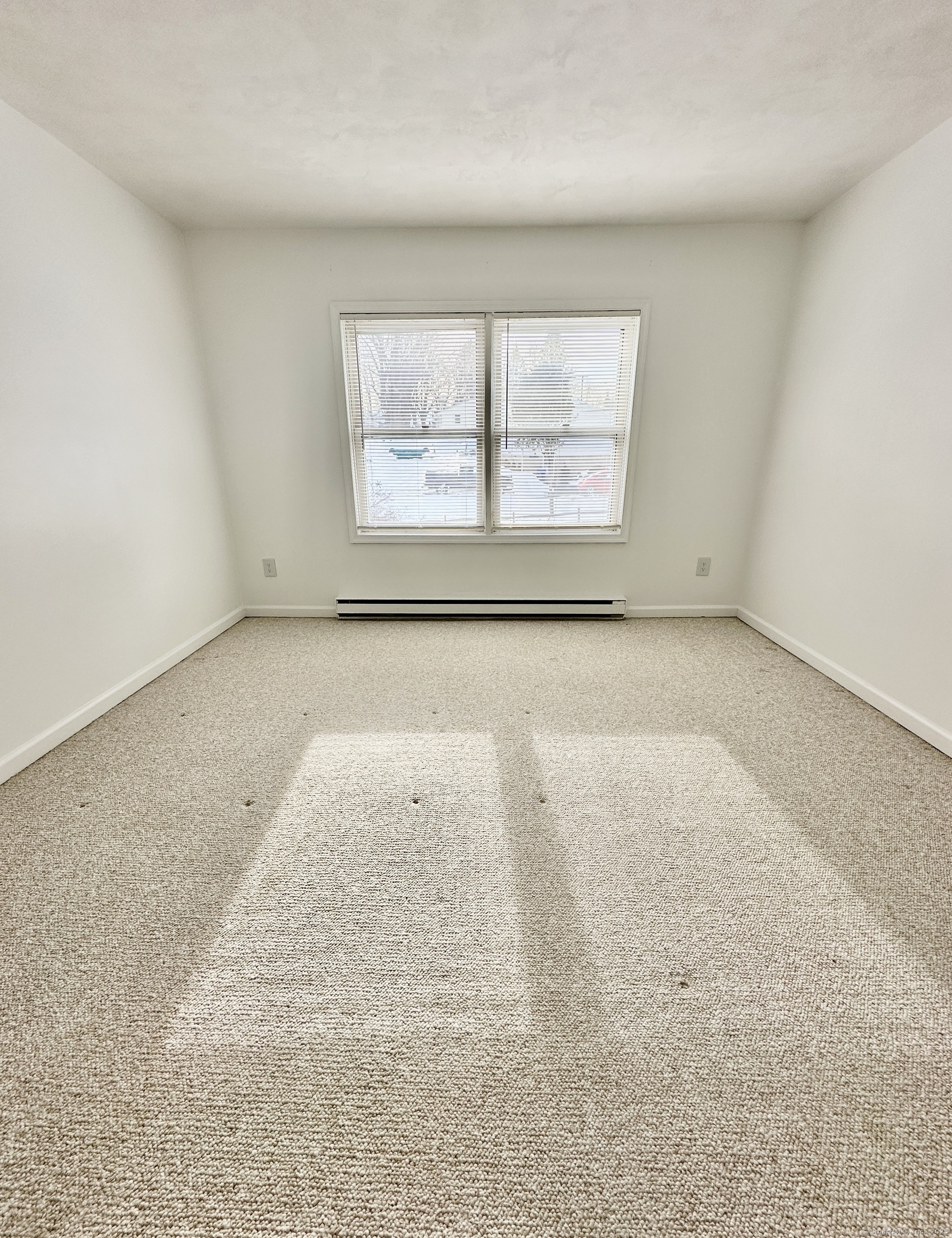 Colchester, Connecticut 06415, United States, 2 Bedrooms Bedrooms, ,2 BathroomsBathrooms,Residential,Pending,461