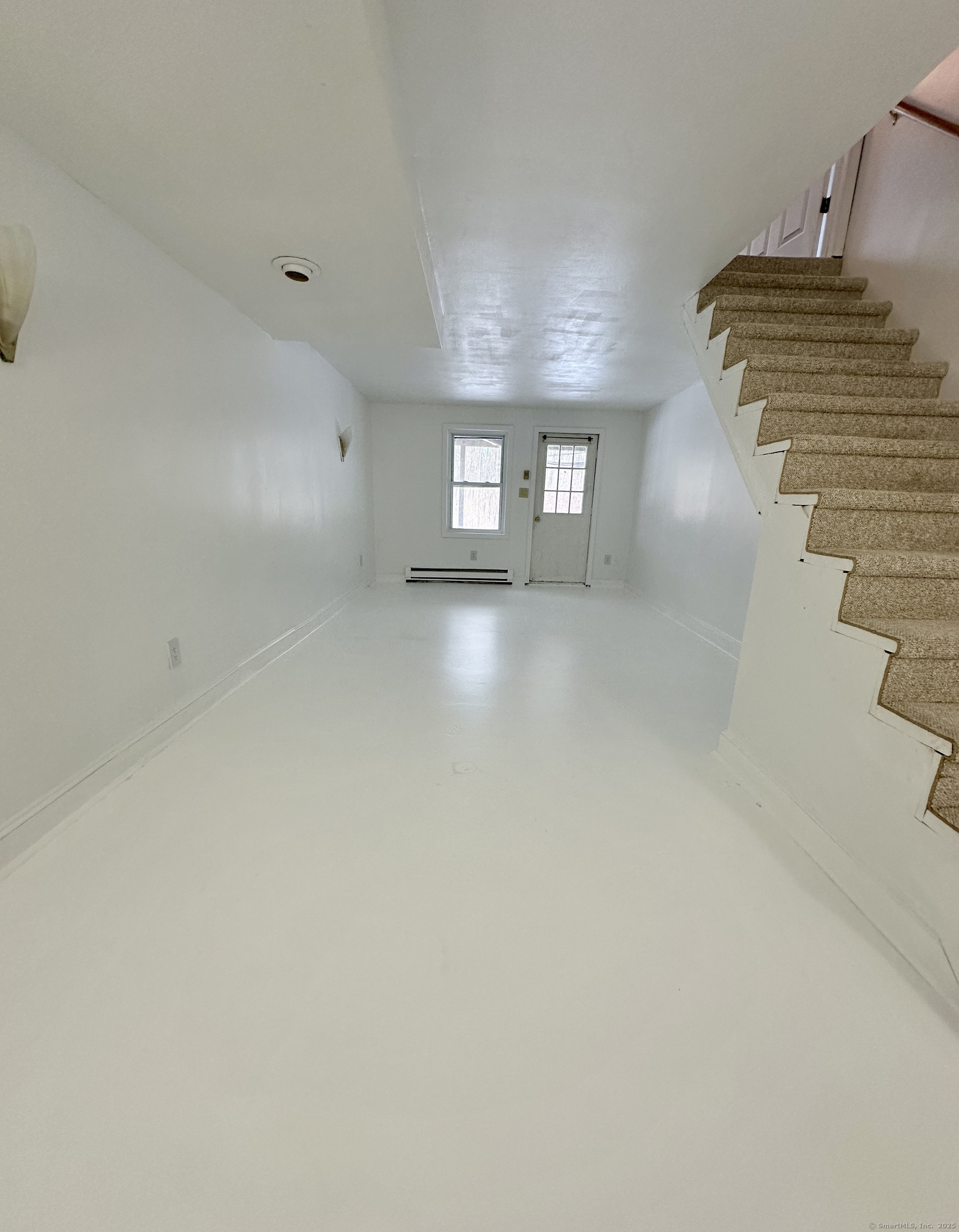 Colchester, Connecticut 06415, United States, 2 Bedrooms Bedrooms, ,2 BathroomsBathrooms,Residential,Pending,461