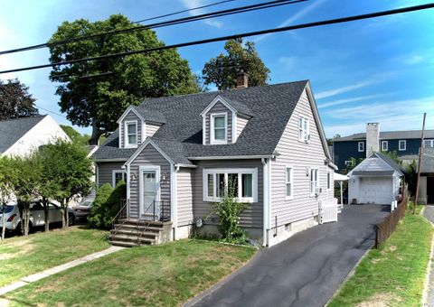424 Light Street Stratford CT 06614