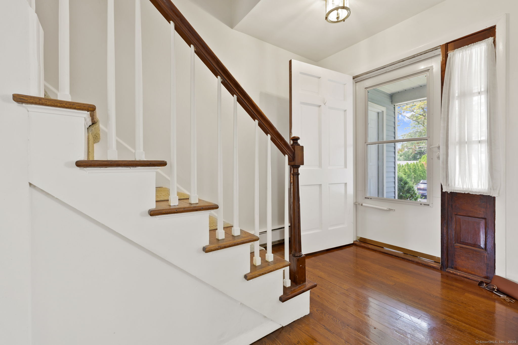 Greenwich, Connecticut 06831, United States, 4 Bedrooms Bedrooms, ,3 BathroomsBathrooms,Residential,Active,175837