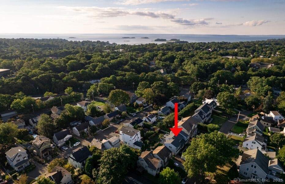 Greenwich, Connecticut 06831, United States, 4 Bedrooms Bedrooms, ,3 BathroomsBathrooms,Residential,Active,175837