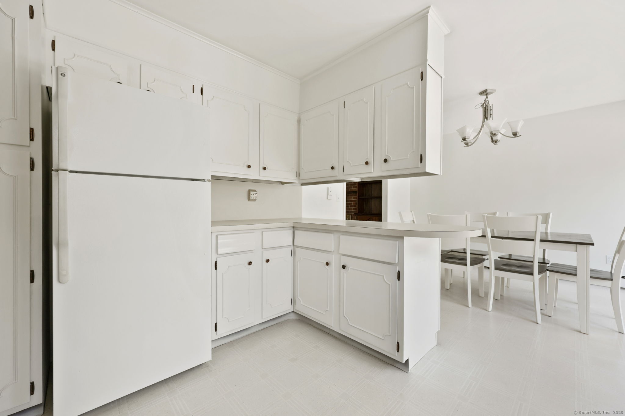 Greenwich, Connecticut 06831, United States, 4 Bedrooms Bedrooms, ,3 BathroomsBathrooms,Residential,Active,175837