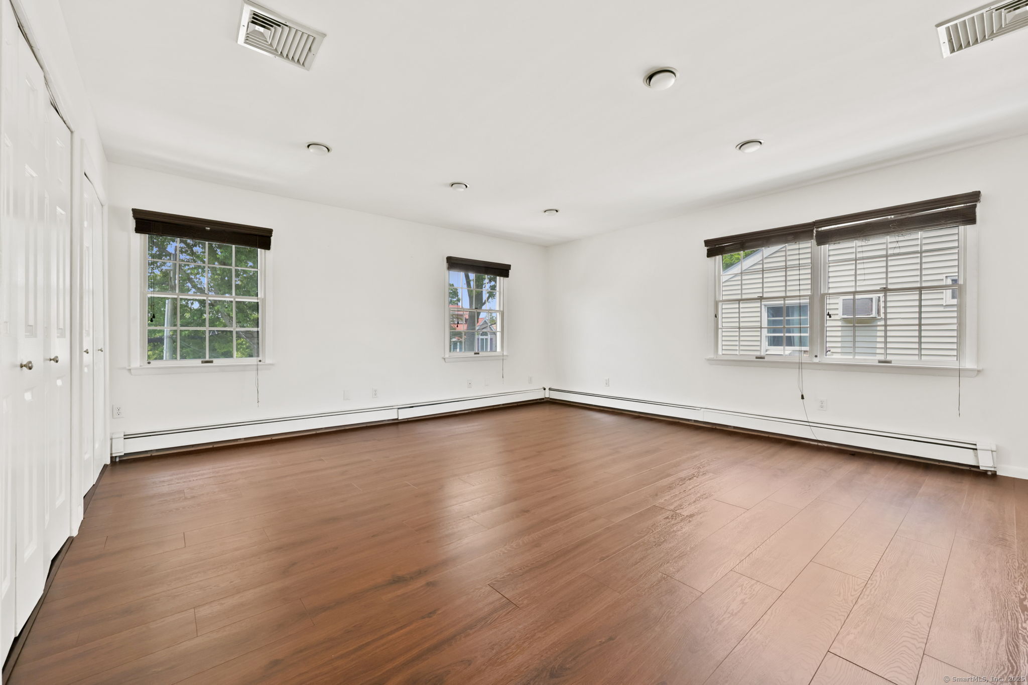 Greenwich, Connecticut 06831, United States, 4 Bedrooms Bedrooms, ,3 BathroomsBathrooms,Residential,Active,175837