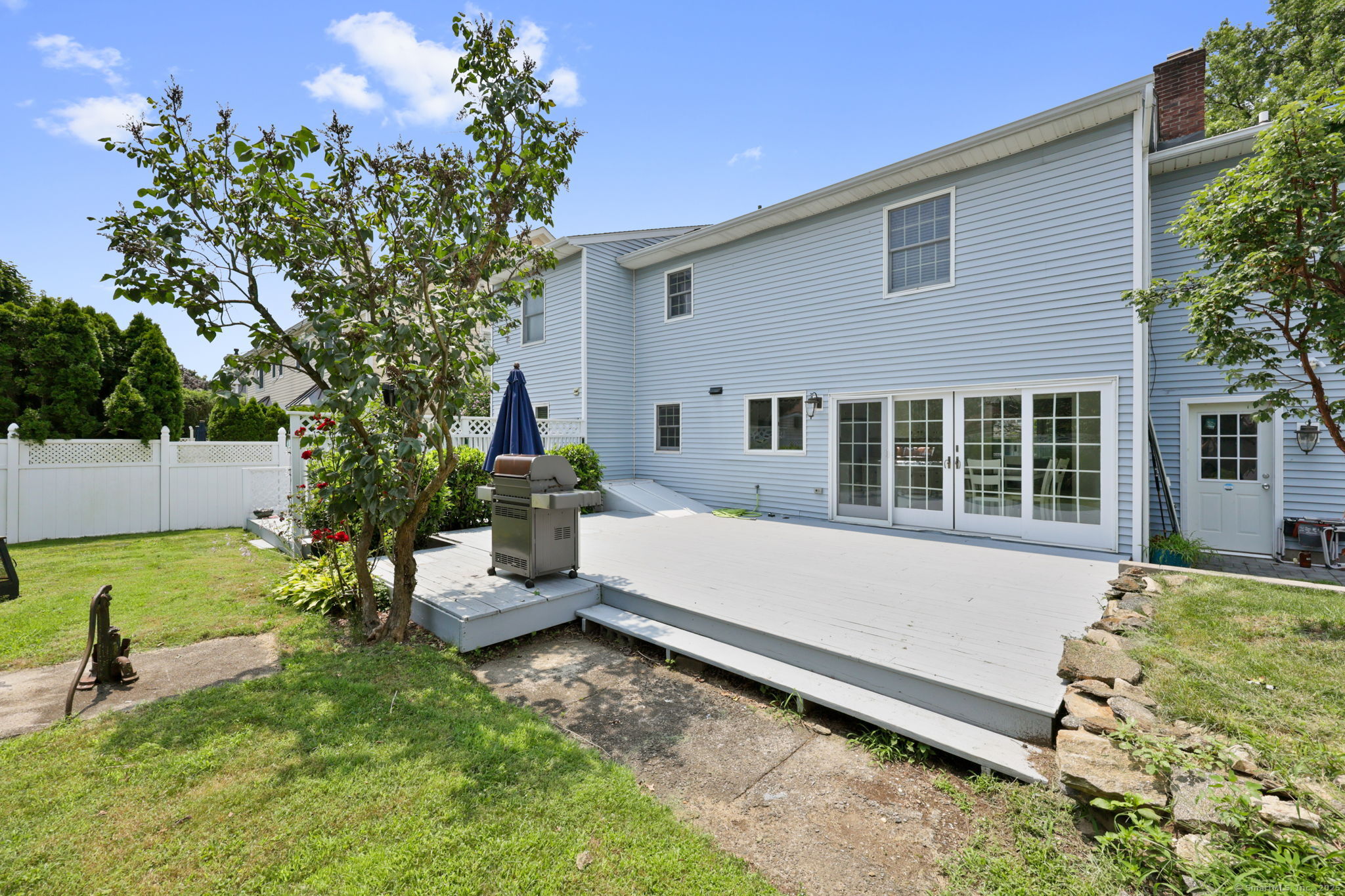 Greenwich, Connecticut 06831, United States, 4 Bedrooms Bedrooms, ,3 BathroomsBathrooms,Residential,Active,175837