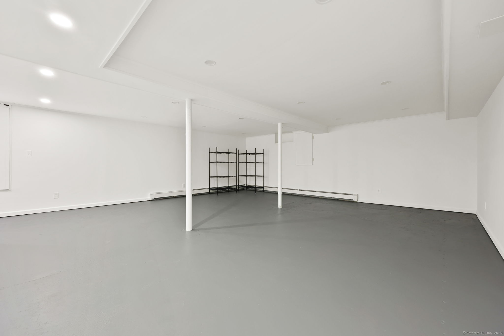 Greenwich, Connecticut 06831, United States, 4 Bedrooms Bedrooms, ,3 BathroomsBathrooms,Residential,Active,175837