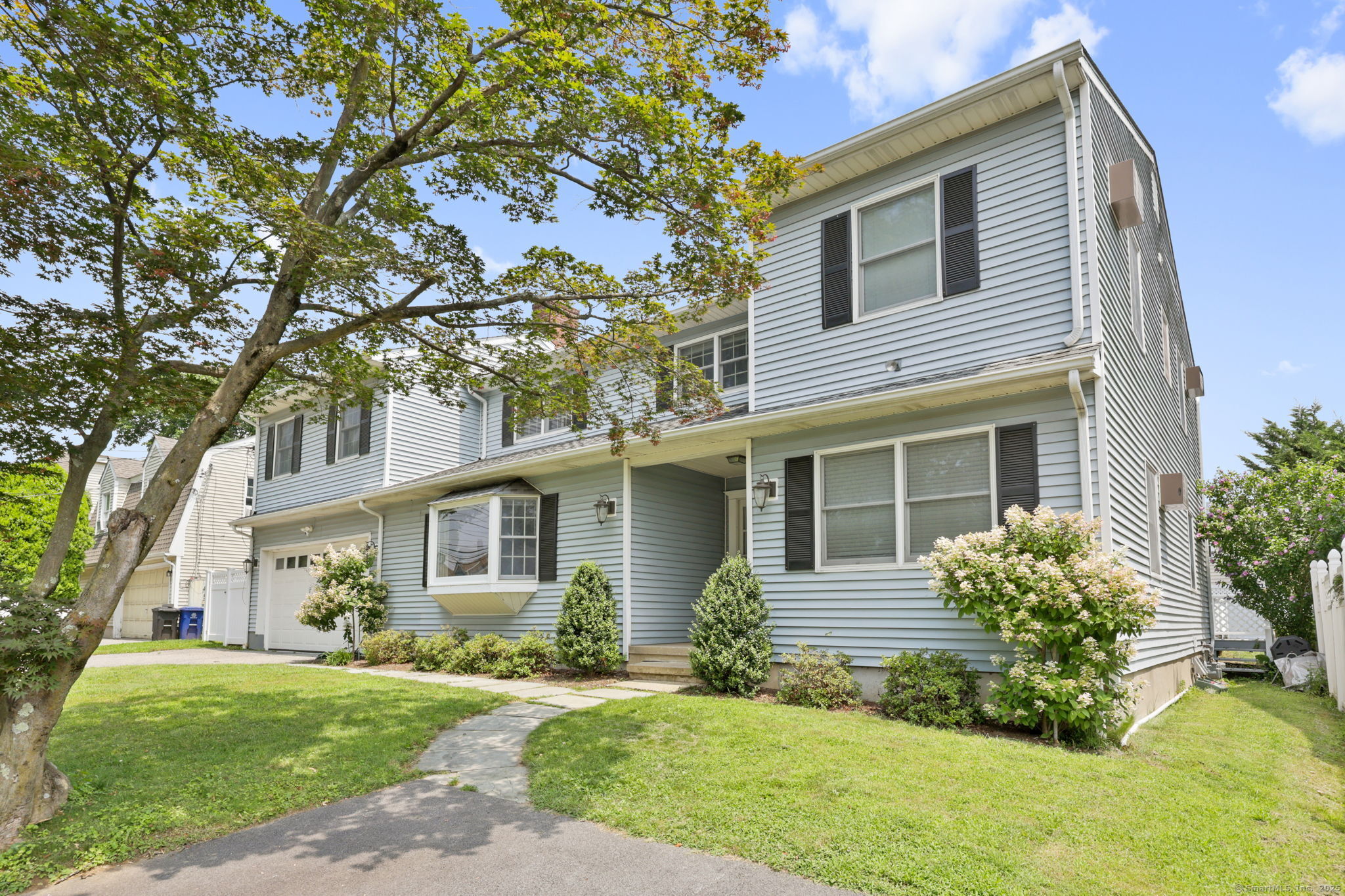 Greenwich, Connecticut 06831, United States, 4 Bedrooms Bedrooms, ,3 BathroomsBathrooms,Residential,Active,175837