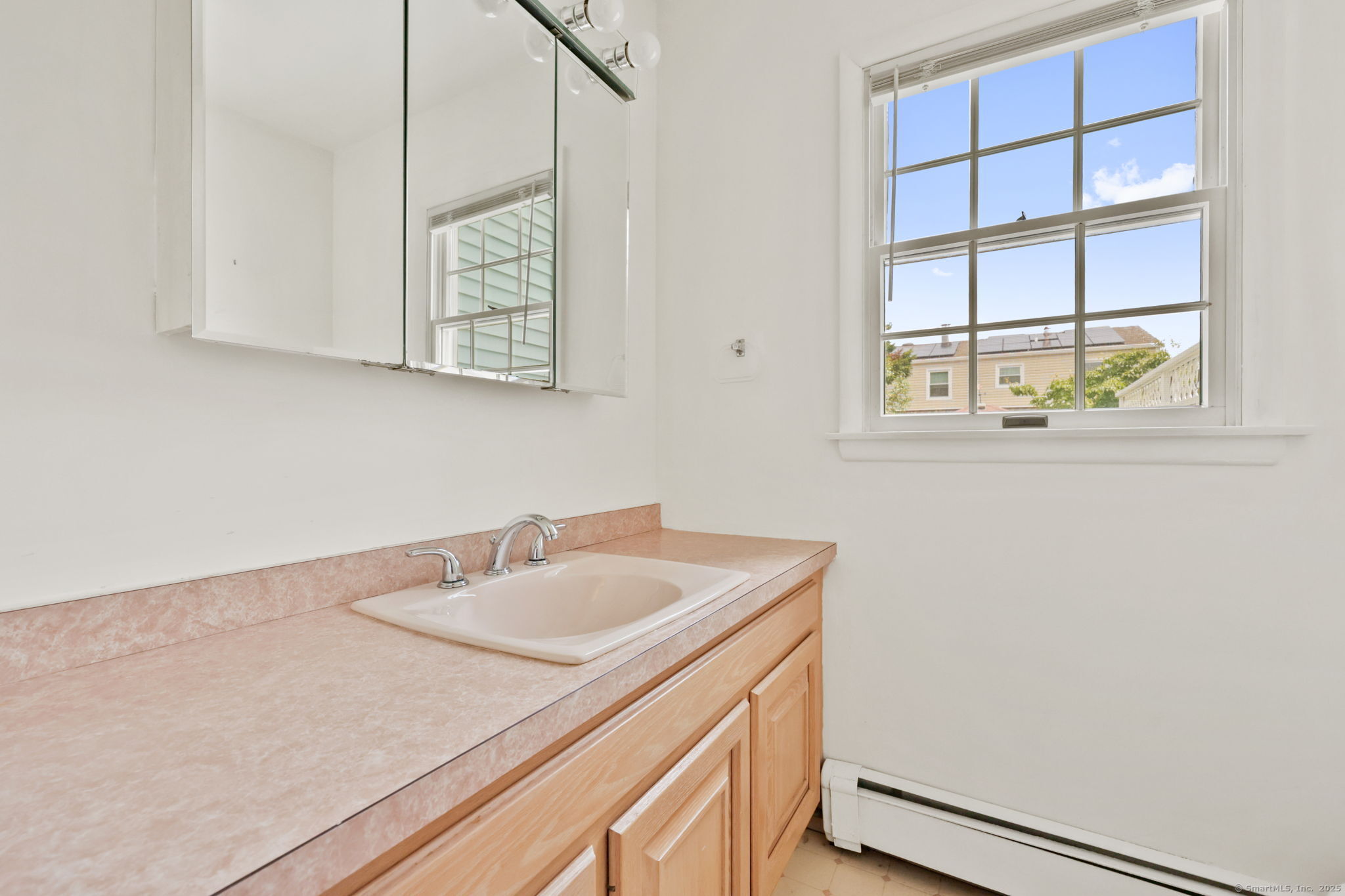 Greenwich, Connecticut 06831, United States, 4 Bedrooms Bedrooms, ,3 BathroomsBathrooms,Residential,Active,175837