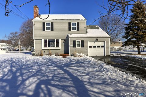 Photo of 800 Prospect Drive, Stratford, CT 06615 (MLS # 24148390)