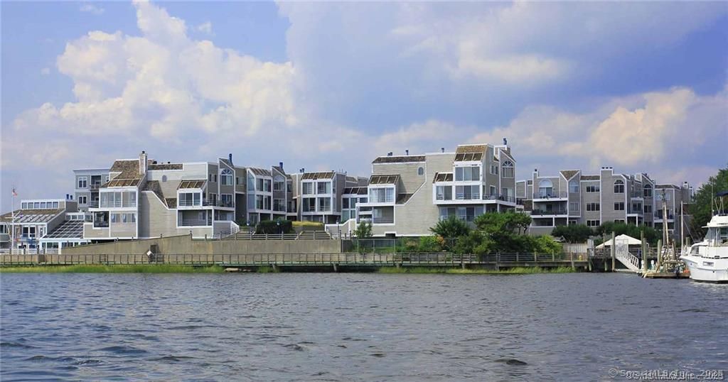 Photo of 127 Harbour Close #127, New Haven, CT 06519 (MLS # 24155401)