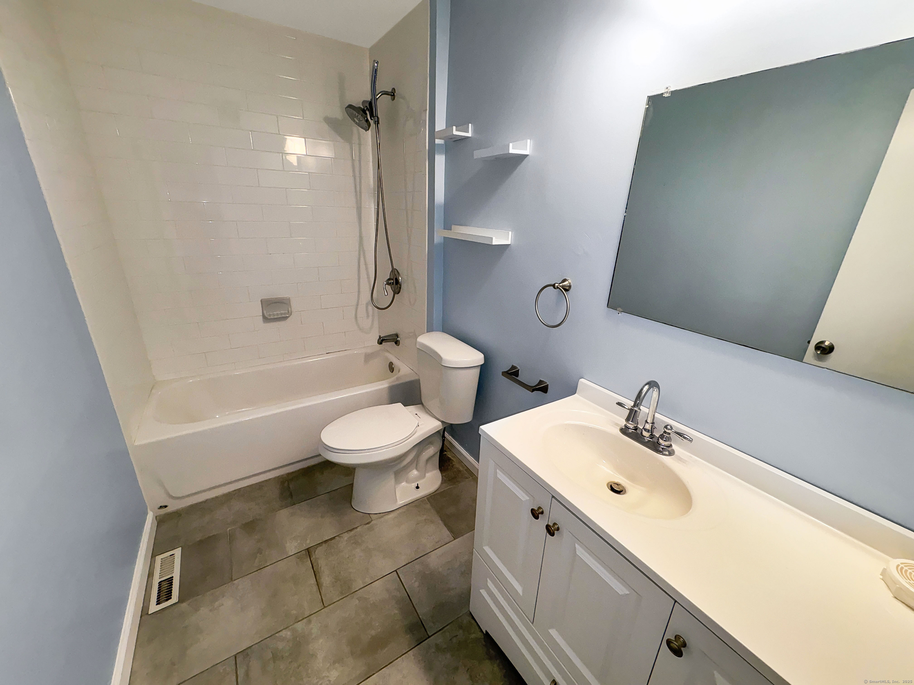 330 Short Beach Road #APT F6, East Haven, Connecticut image 10