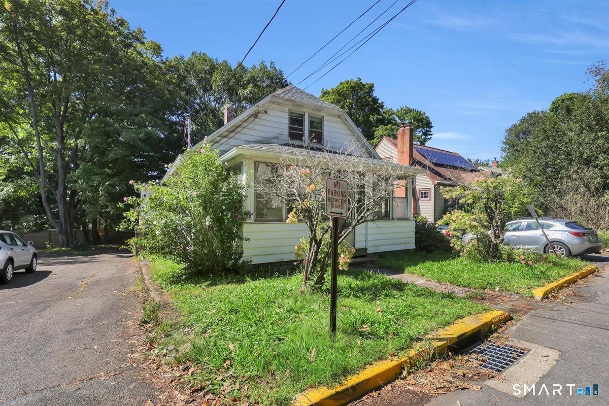 27 Fairview Avenue