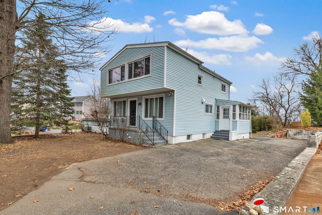 Photo of 10 Oronoque Trail, Shelton, CT 06484 (MLS # 24144132)