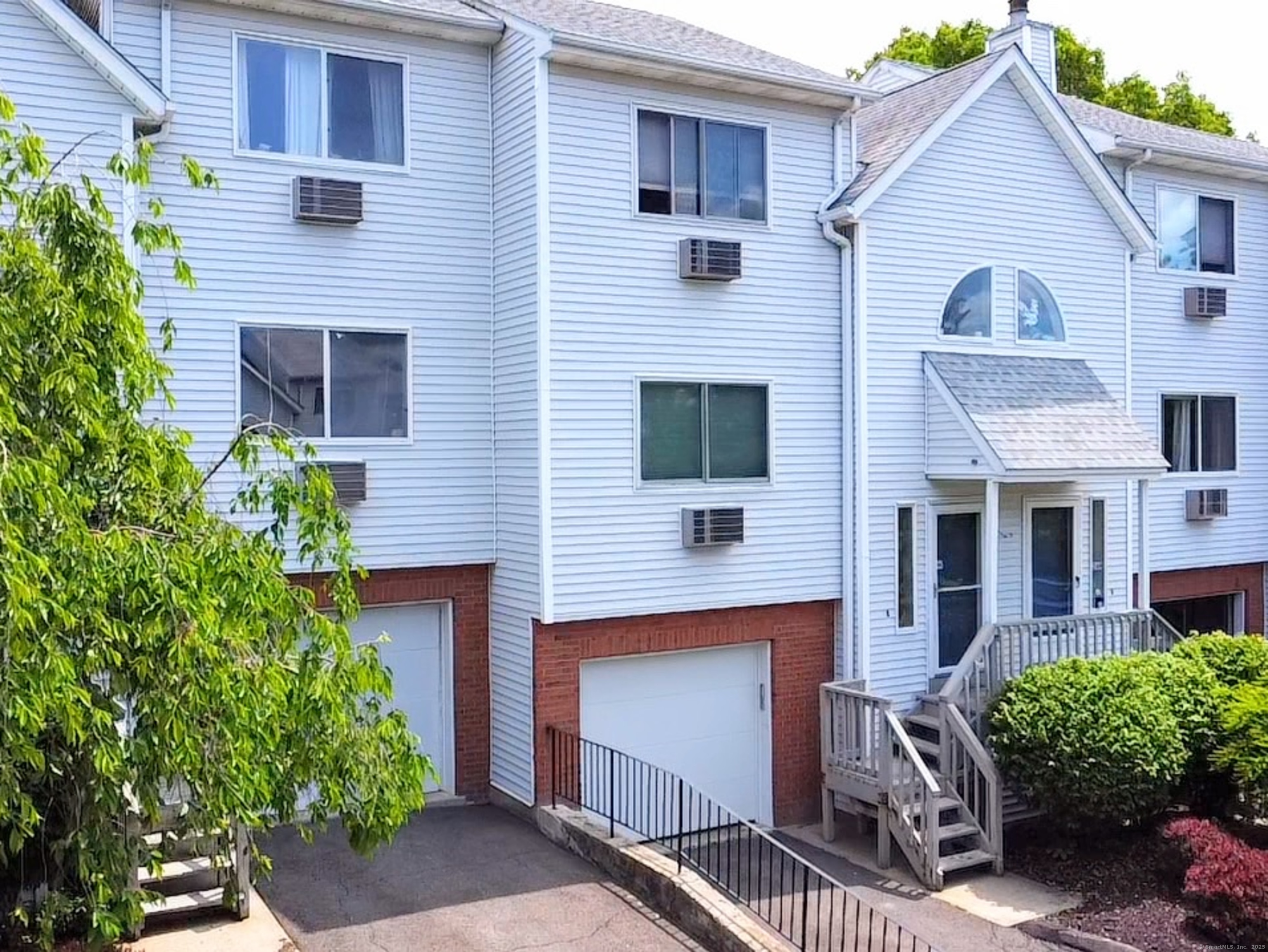 Property for Sale at Oronoke Road 36G, Waterbury, Connecticut - Bedrooms: 2 
Bathrooms: 2 
Rooms: 5  - $239,999