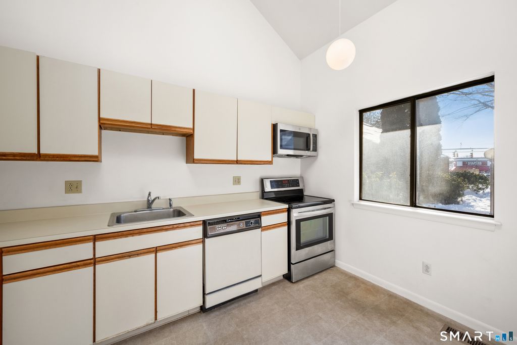 Photo of 2289 Bedford Street #A8, Stamford, CT 06905 (MLS # 24153327)