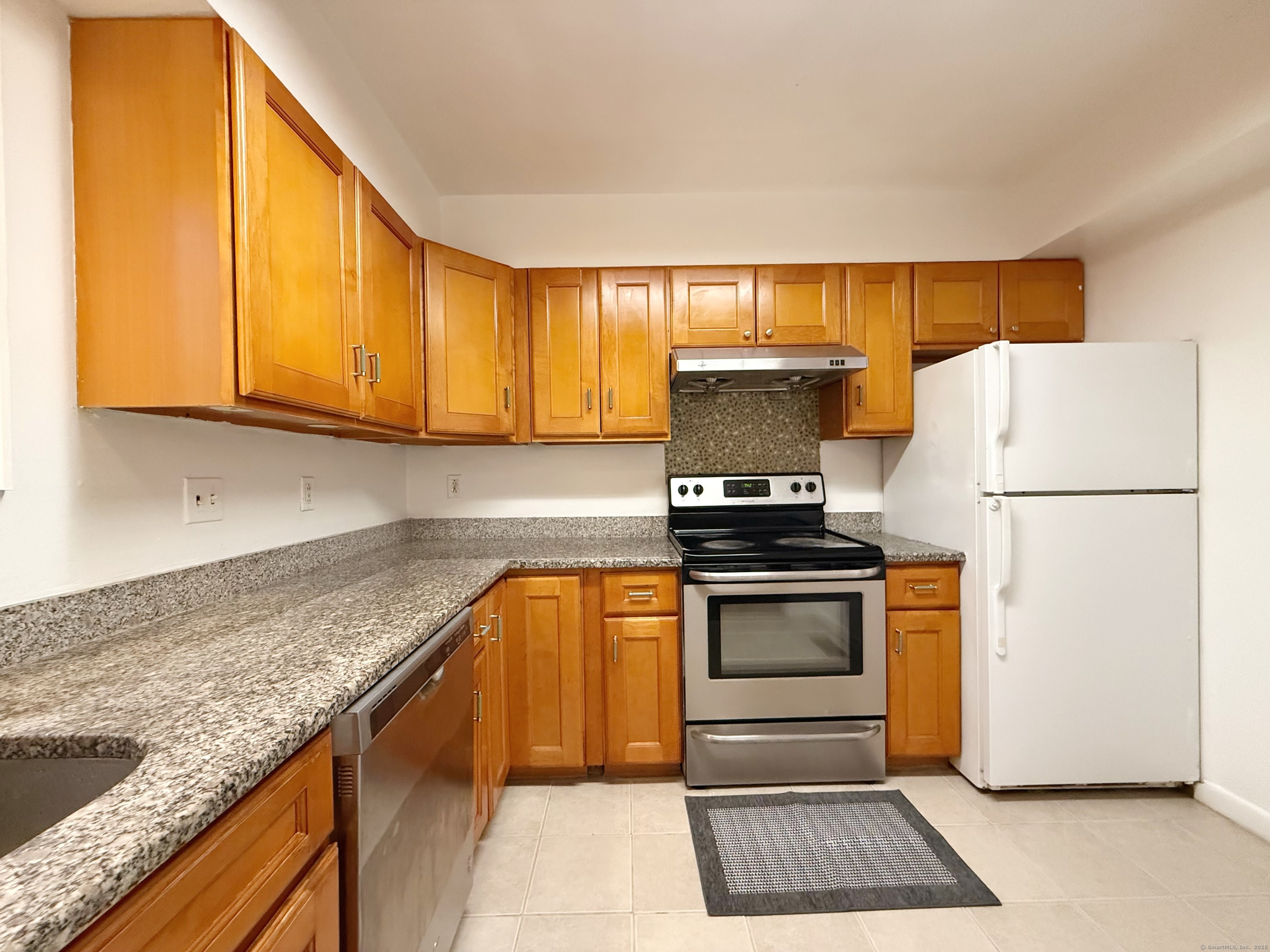 1679 Litchfield Turnpike Apt A