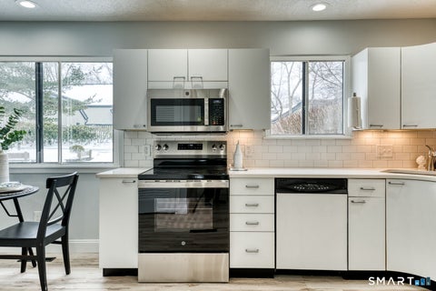 Tiny photo for 170 Heritage Village #B, Southbury, CT 06488 (MLS # 24213530)