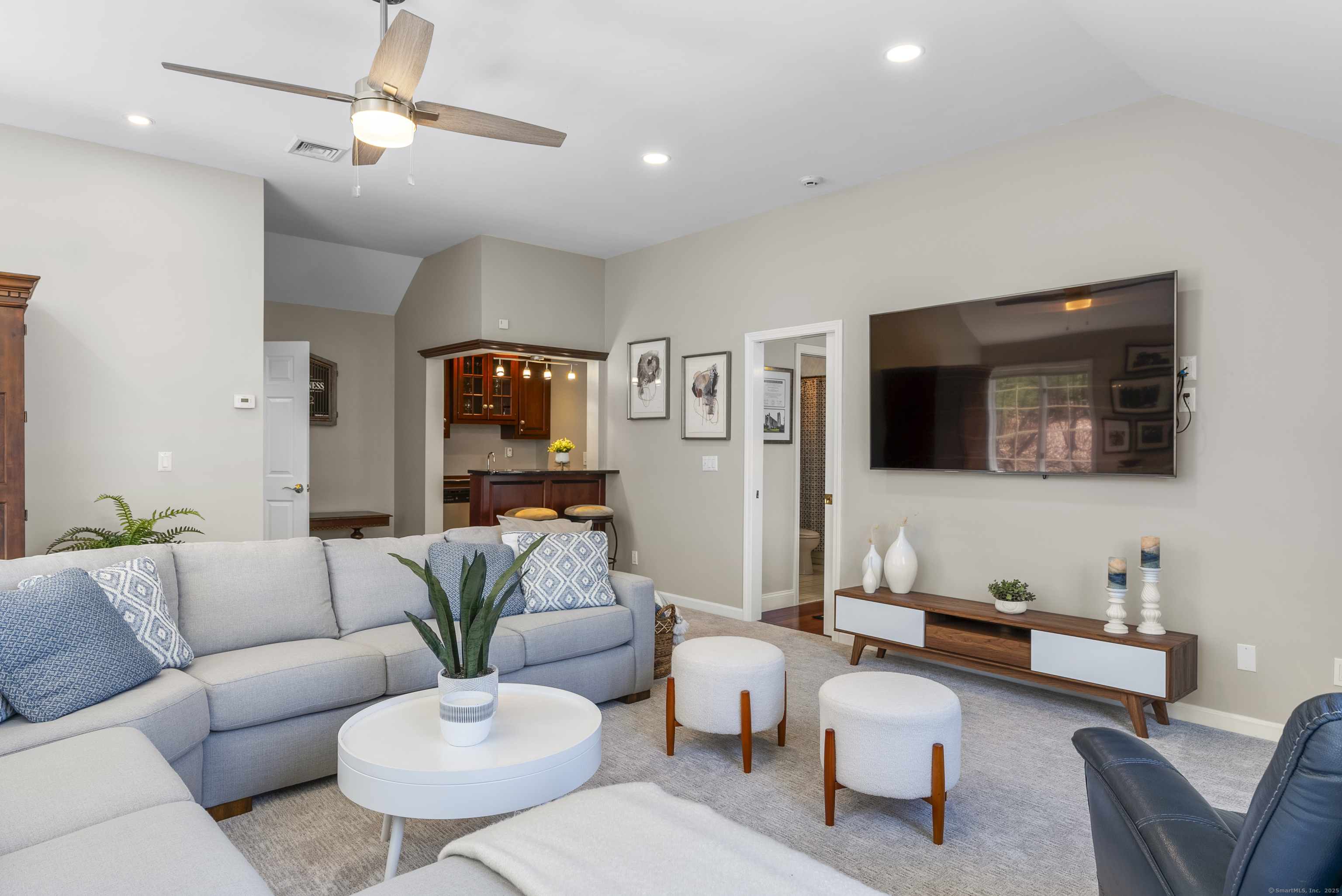219 Hurlburt Street, Glastonbury, Connecticut image 17