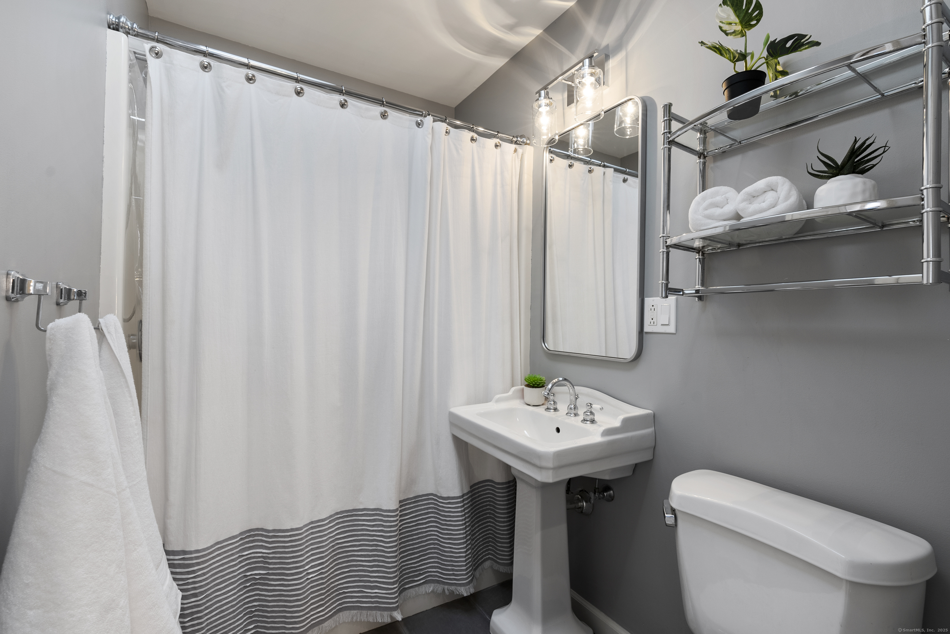 219 Hurlburt Street, Glastonbury, Connecticut image 28