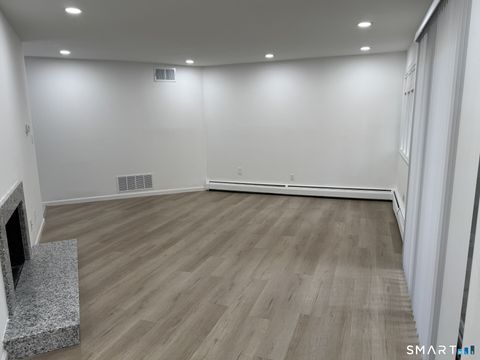 Tiny photo for 4 Earls Court #C, Farmington, CT 06032 (MLS # 24150320)