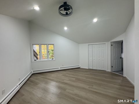 Tiny photo for 4 Earls Court #C, Farmington, CT 06032 (MLS # 24150320)