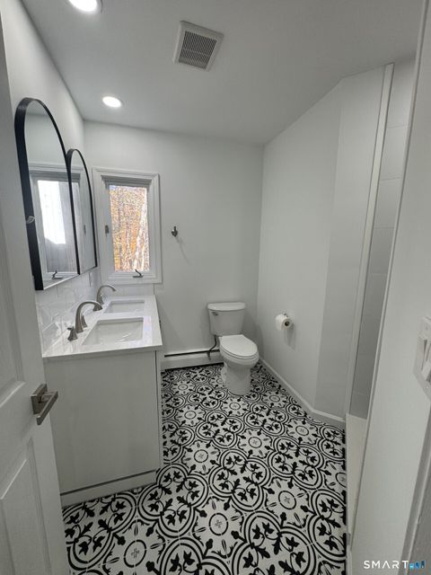 Tiny photo for 4 Earls Court #C, Farmington, CT 06032 (MLS # 24150320)