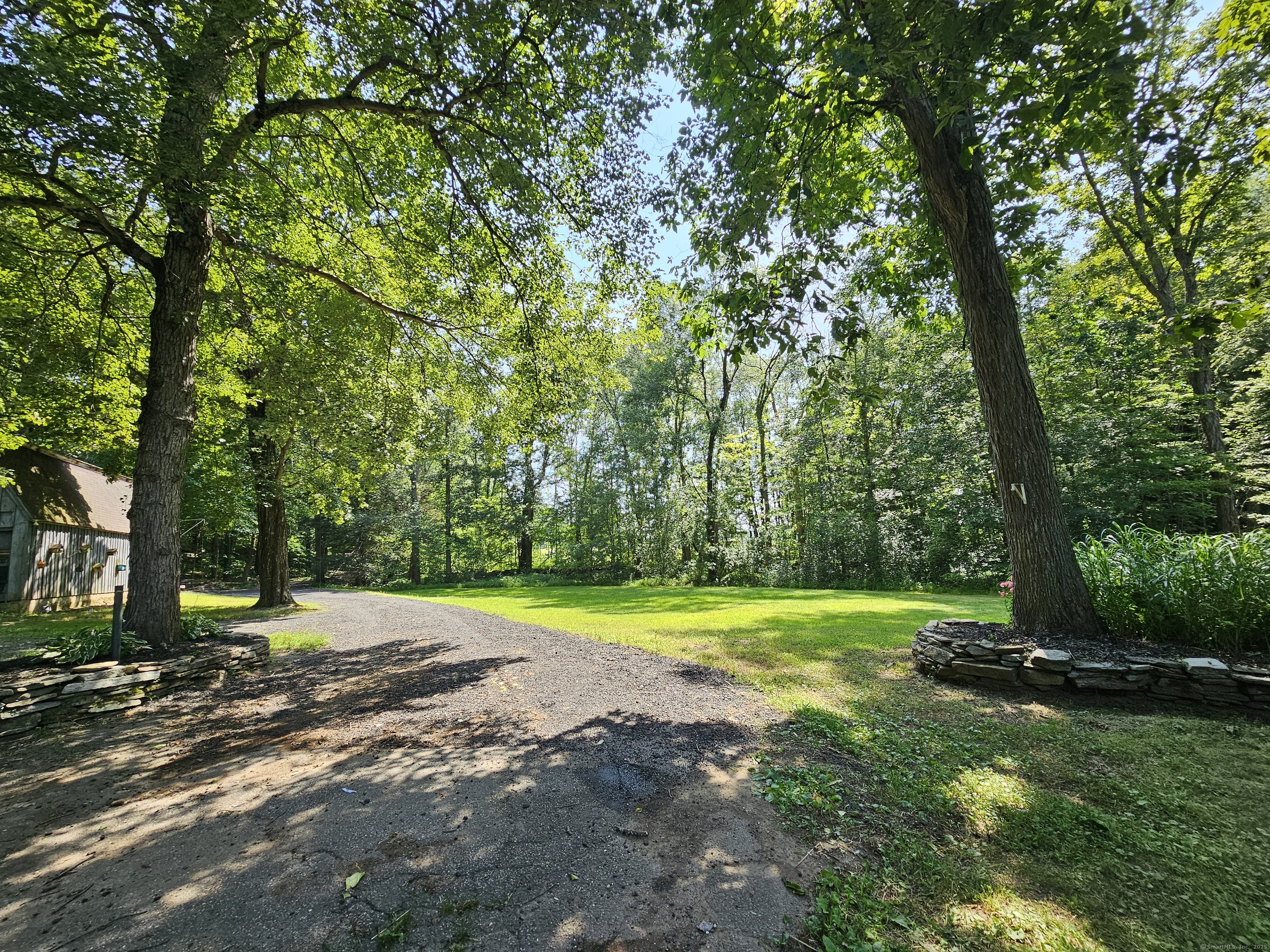 98 Trumbull Highway